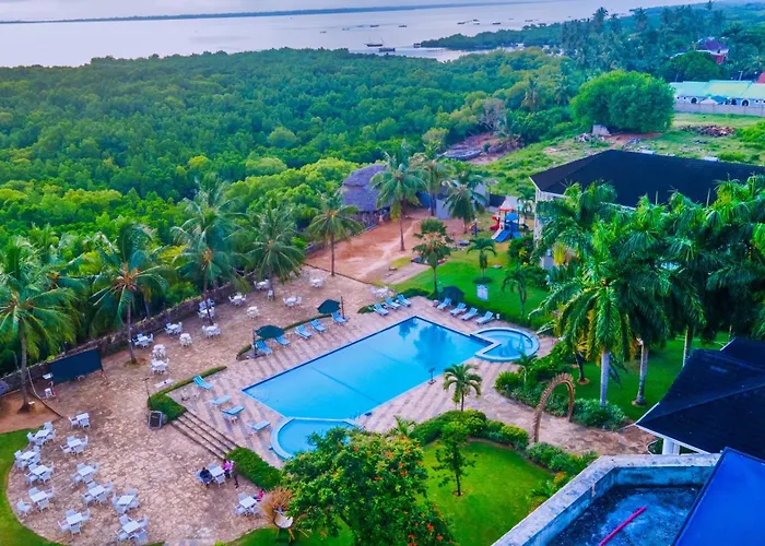 Tanga Beach Resort&Spa