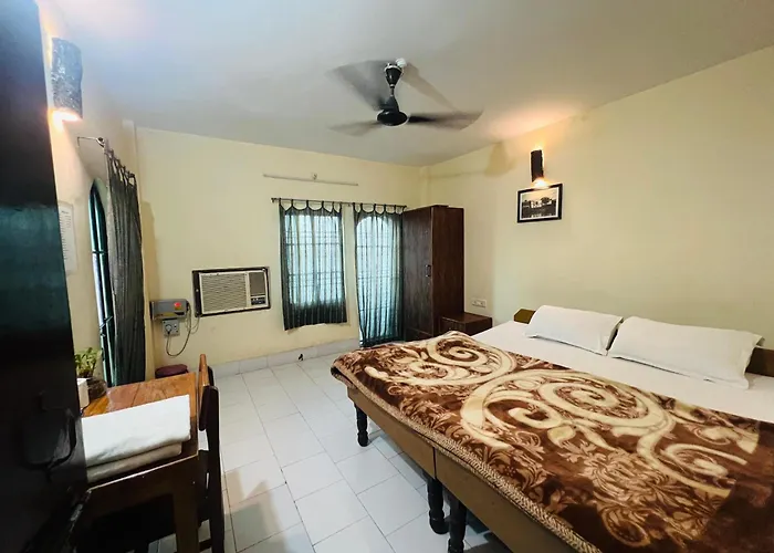 Monalisa Hostel
