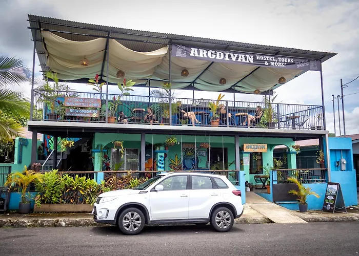 Argdivan Hostel
