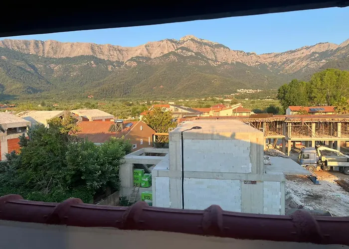 Ellas Hotel