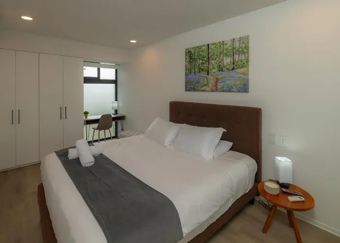 Bee Suites Escalante - San Jose