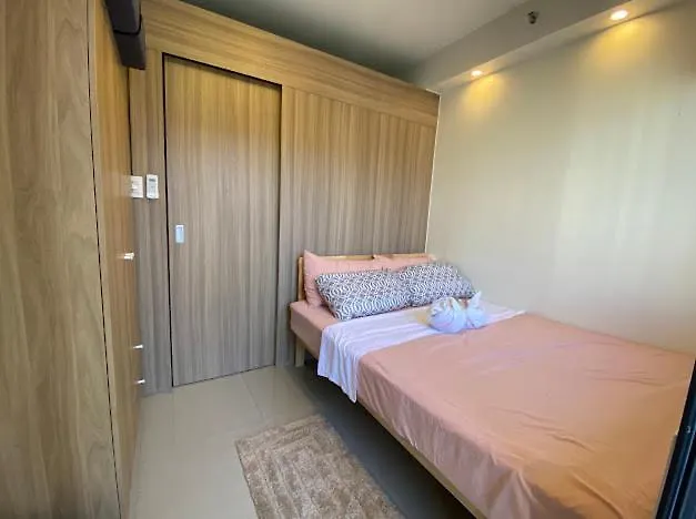 The Nuebe Chalet Near Sm Moa Pasay City