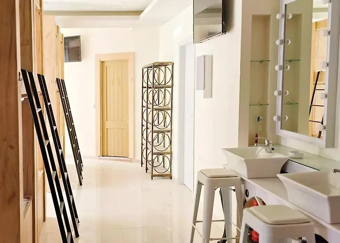 Hostel Central