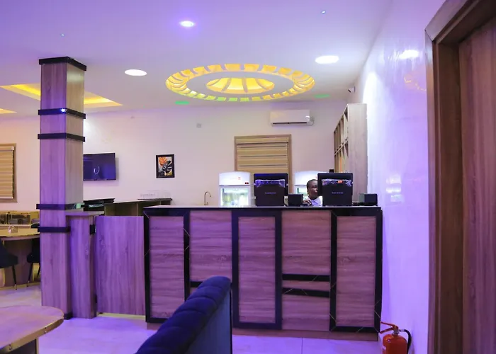 Triple J Universal Hotel And Suites