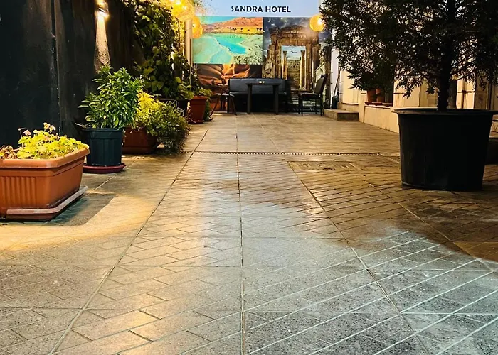 Sandra Hotel