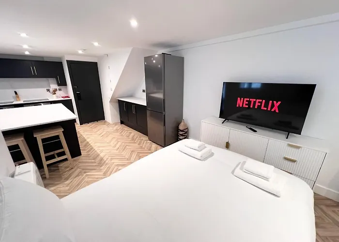 Eleven On Dragon - Boutique Hotel Rooms & Studio Apartment