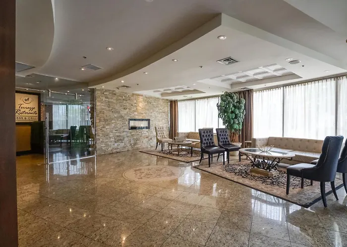Monte Carlo Inn Airport Suites