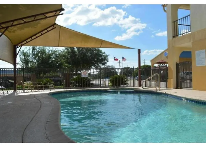 Hotel O Executive Inn & Suites Cuero Hwy 87