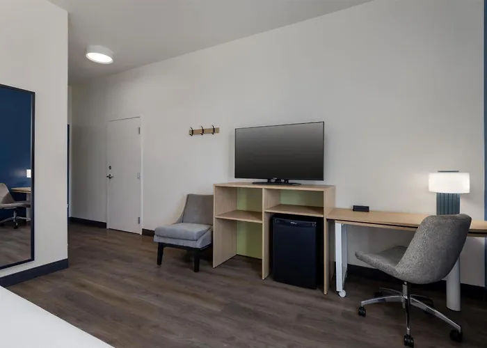 Spark By Hilton Artesia