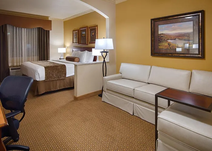 Best Western Plus Crown Colony Inn & Suites