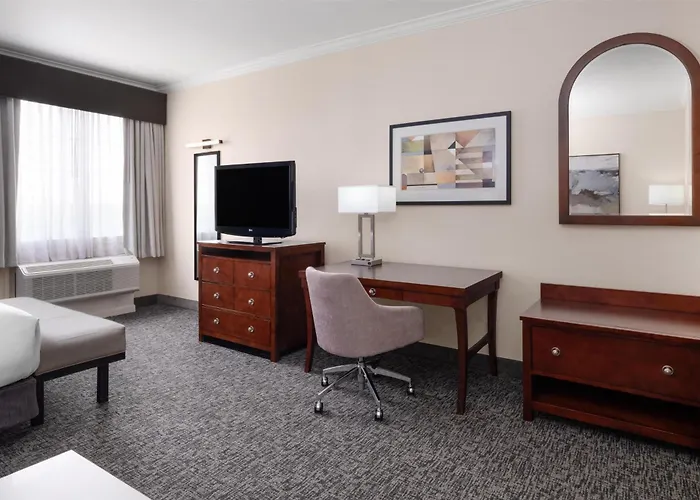 Best Western Plus Downtown Inn & Suites