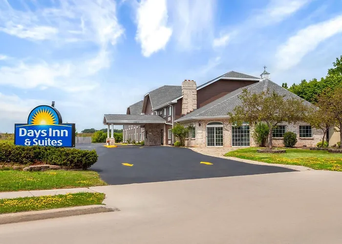Days Inn & Suites By Wyndham Kaukauna Wi