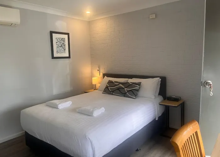Fern Bay Motel