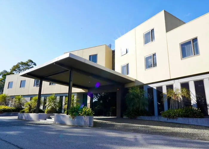 Golden Pebble Hotel