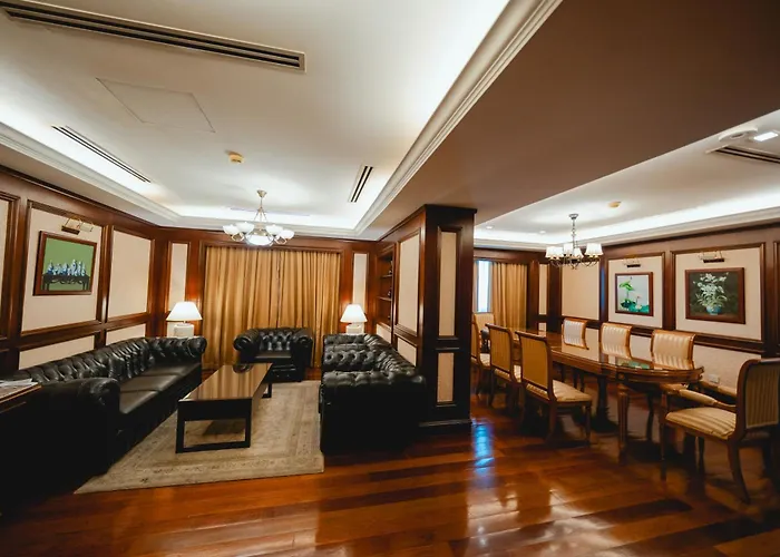 Royale Chulan The Curve