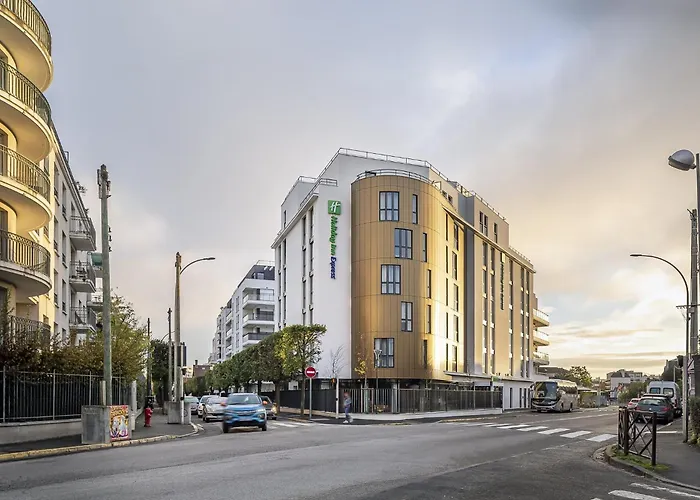 Holiday Inn Express Paris - Poissy By Ihg