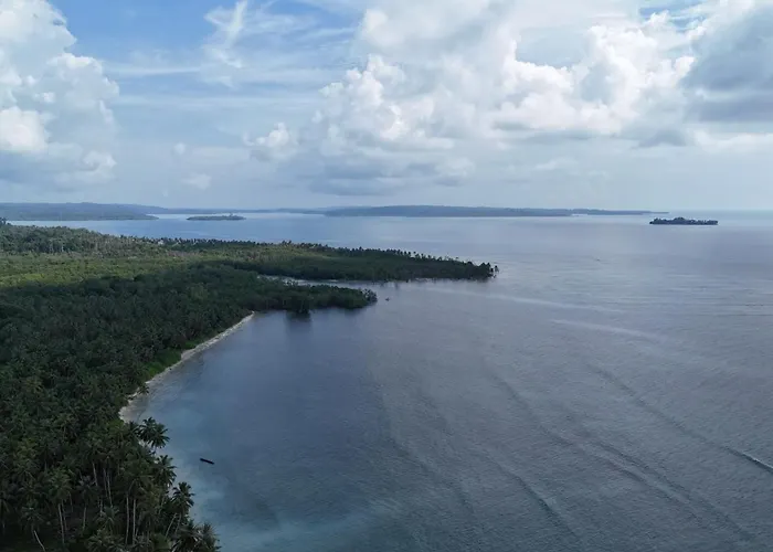 Mentawai Surfing Fishing