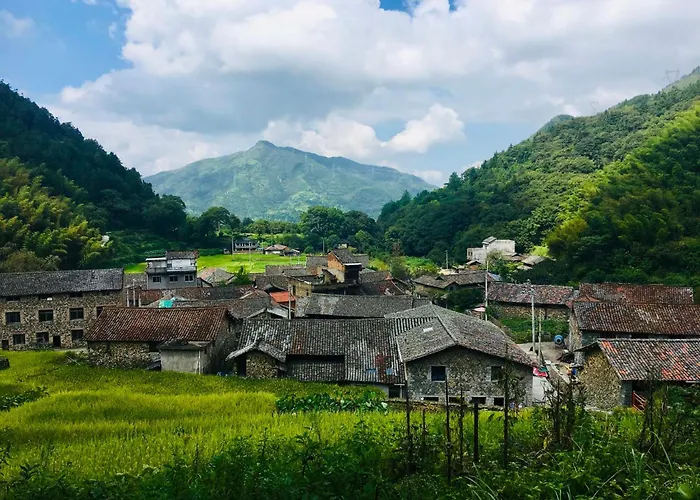Lishui Manshanju Forest Retreat