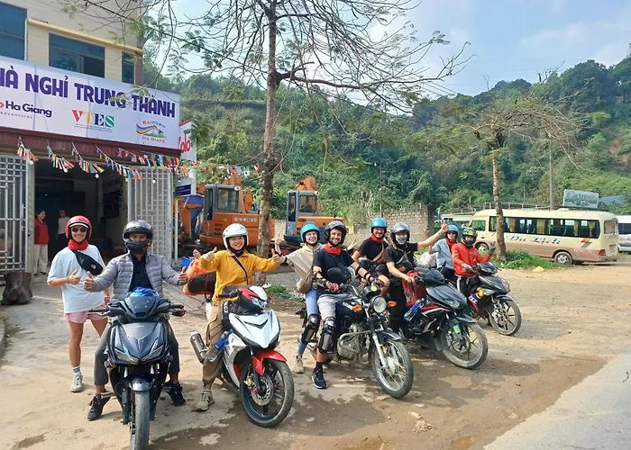 Yolo Ha Giang Bus Station Stay, Motorbike & Loop Tours