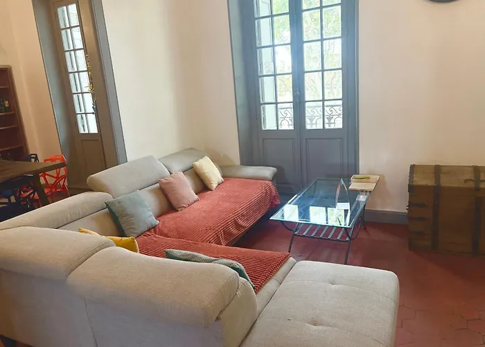 ROOM, Hostel