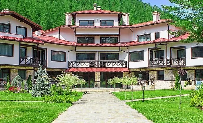 Everwood Hotel & Restaurant