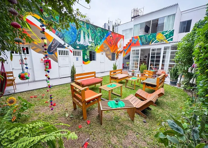 Casaroma Hostels