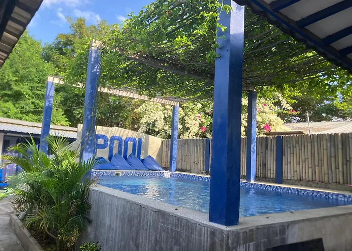 Hostel - Max 2 Guest In 1 Room - Gym - Gili Trawangan Long Term