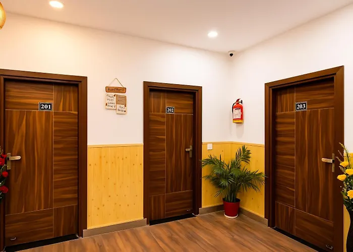 Hotel Shiva Lake - Near Mussoorie Lake