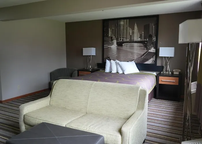 Watseka 24 Inn & Suites