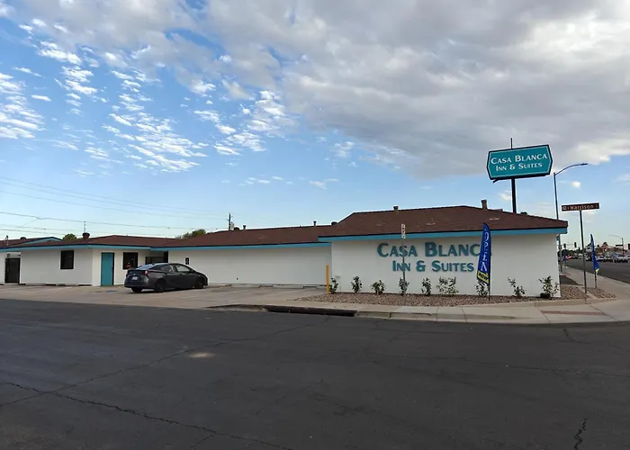Casa Blanca Inn And Suites