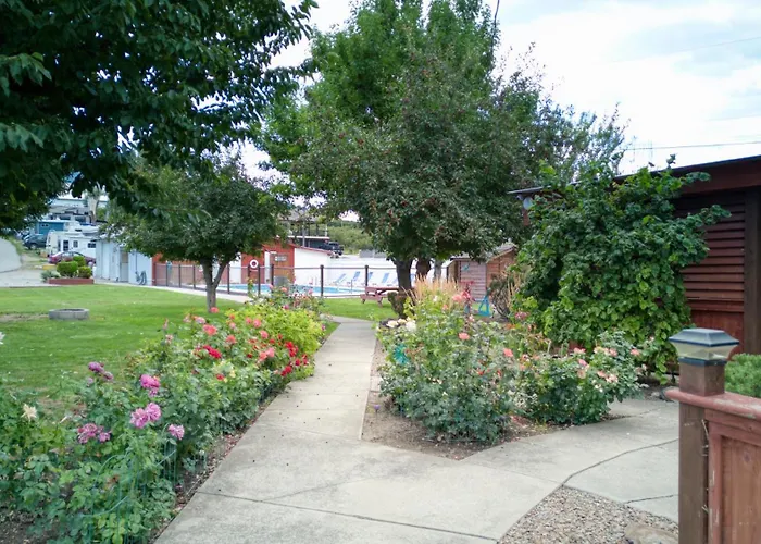 Maple Leaf Motel & Rv Park Resort