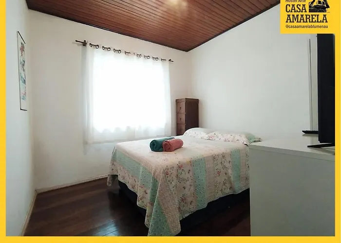 Casa Amarela Blumenau Hospedagem Alternativa