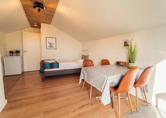 Farmhouse Lodge