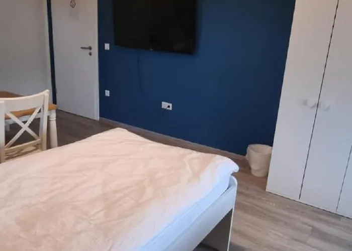 Dreibettzimmer Blau in zentraler Lage