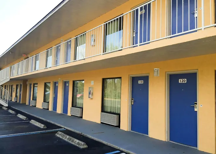 Motel 6-Macclenny, Fl