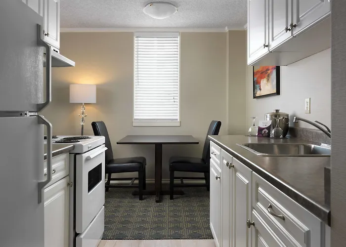 Chateau Victoria Hotel & Suites