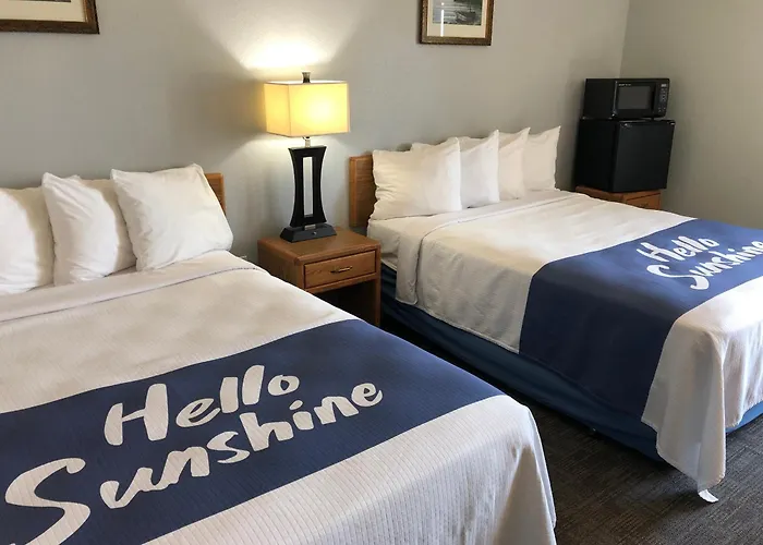 Days Inn By Wyndham Iron Mountain