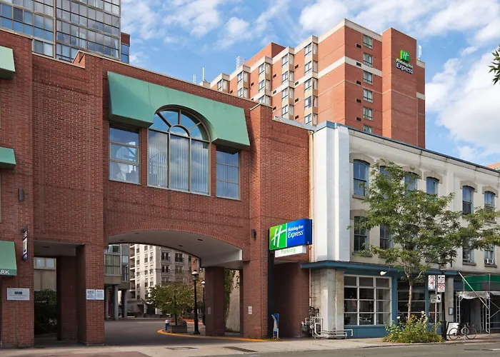 Holiday Inn Express Toronto Downtown By Ihg