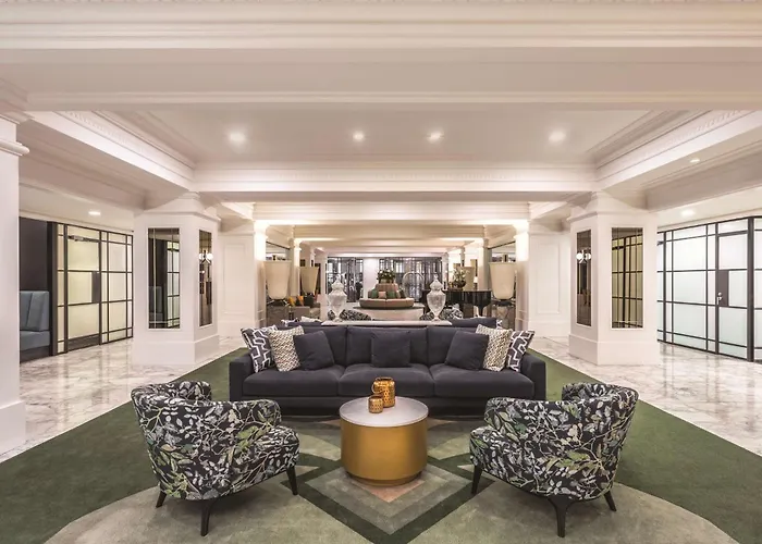 The Savoy Hotel On Little Collins Melbourne