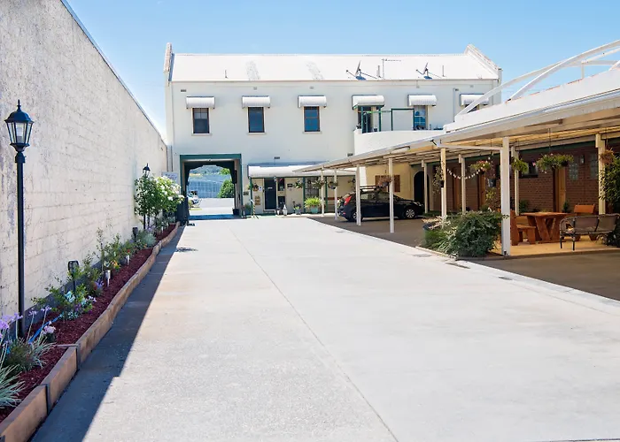 Elm Court Motel