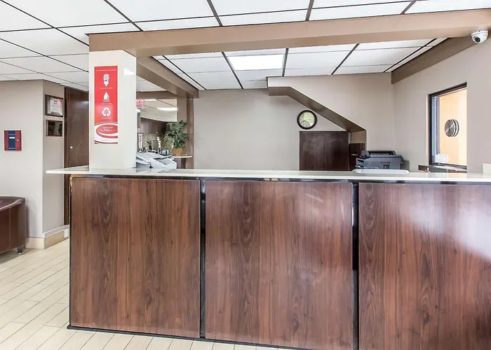 Econo Lodge Savannah Midtown