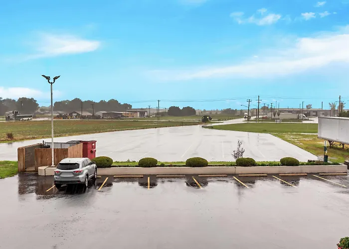 Red Lion Inn & Suites Saint Louis Pontoon Beach
