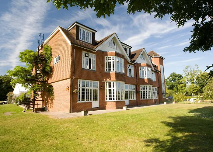 Grovefield House Hotel By Uno -Free Parking