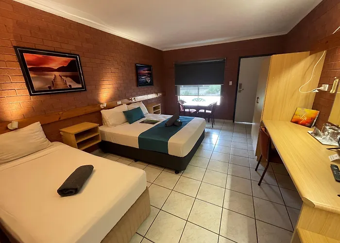 Pine Tree Motel