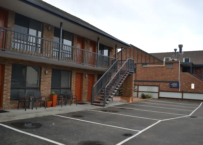 Waves Motel And Apartments