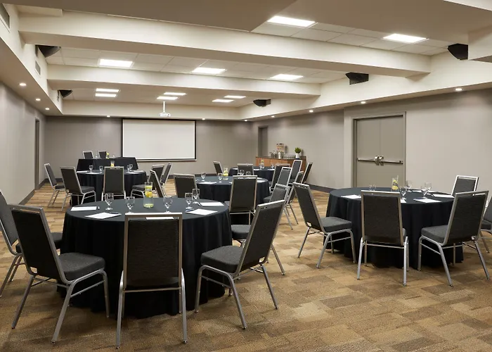 Four Points By Sheraton Windsor Downtown