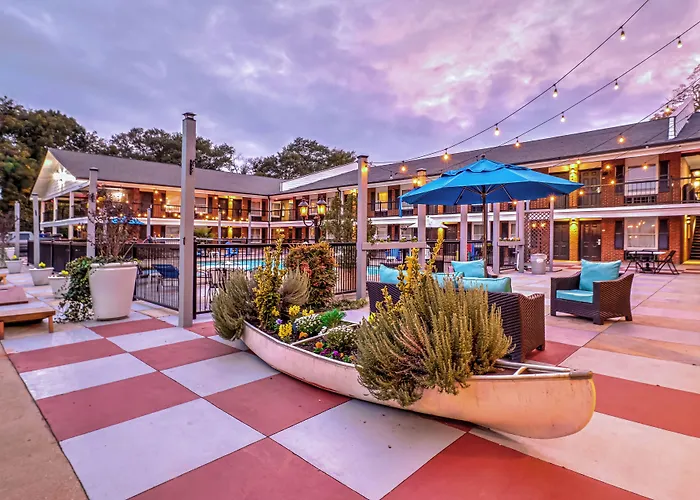 The Guest Lodge Gainesville