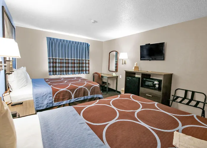 Super 8 By Wyndham Kenosha/Pleasant Prairie