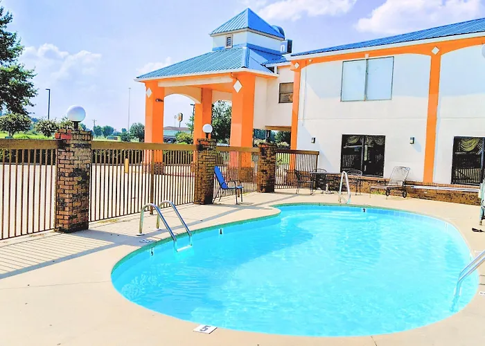Quality Inn & Suites Decatur Priceville I-65