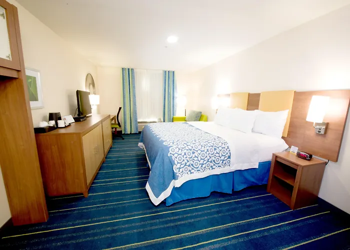 Arya Inn & Suites